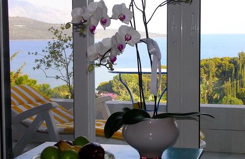 Katouna Villa | Apartment with stunning sea views in Villa del Arte, Lefkas, up to 4 people
