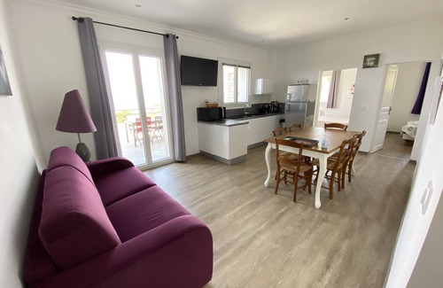 Isolella Apartment | Apartment with superb sea view 200m from the beach and 10m from Porticcio