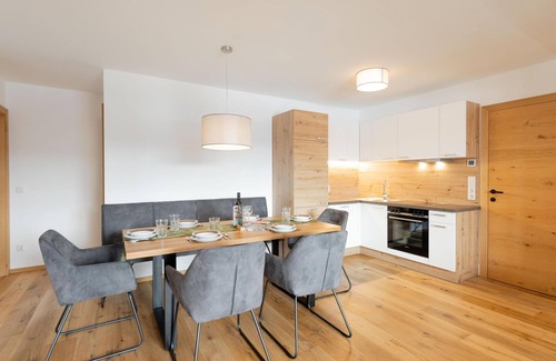 Mauterndorf Apartment | Apartment with swimming pool
