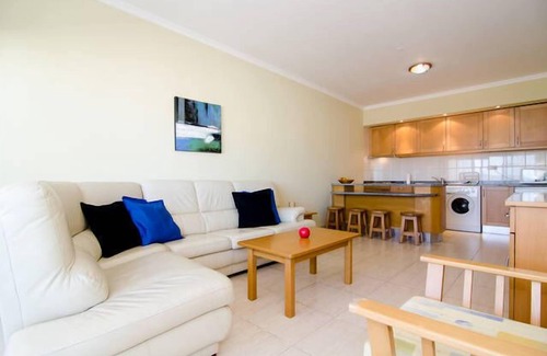 Portimao Apartment | Apartment with swimming pool/WIFI in quiet surroundings (ideal for families)