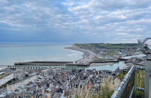 Le Treport Apartment | Apartment with terrace for 4 with a magnificent view of the port of Tréport