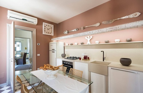 Trapani City Centre Apartment | Apartment with terrace in the centre, 300 metres from the beach, Trapani