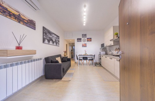 Zona XV Torre Maura Apartment | Apartment with terrace 'Le Rondini' just 15 minutes from San Giovanni."nnnnn