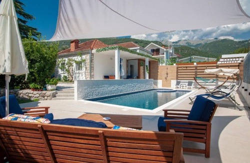 Lastva Grbaljska Apartment | Apartment with Terrace
