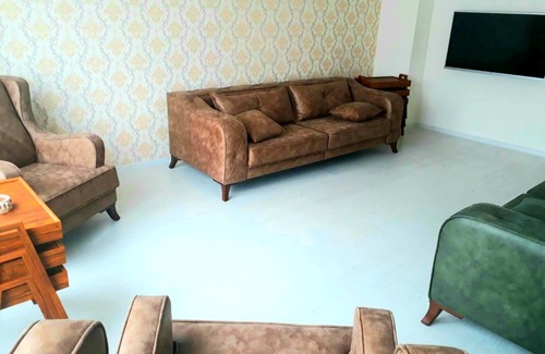 Melikgazi Apartment | Apartment with terrace and large park in front of the door. next to historic part mimsin