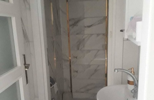 Melikgazi Apartment | Apartment with terrace and large park in front of the door. next to historic part mimsin