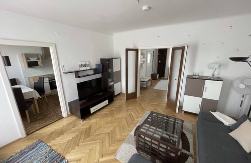 Hutteldorf Apartment | Apartment with terrace, view of Vienna, free parking, children welcome