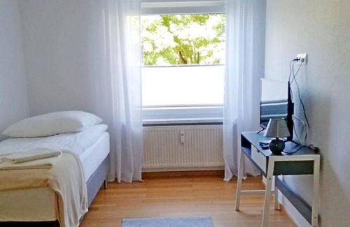 Lebenstedt Apartment | Apartment with two bedrooms and balcony in a quiet location