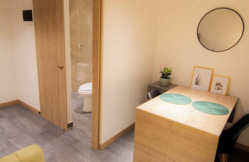 Suramericana Hotel | Apartment with view of the city in Laureles