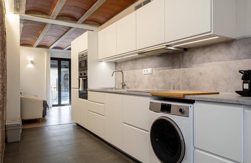 Montblanc Apartment | Apartment with views of the Wall at 30min Port Aventura
