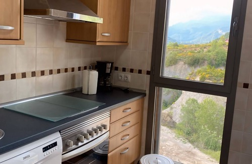 Abena Apartment | Apartment with views of the Pyrenees with free Wifi and Netflix