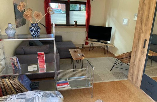 Bernau bei Berlin Apartment | Apartment 'Wohnen Im Grünen' with Private Garden and Wi-Fi
