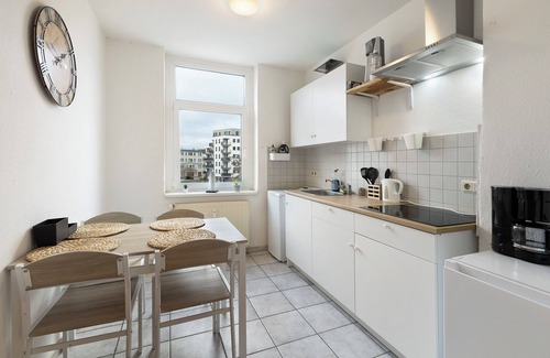 Handelshafen Apartment | Apartment "Wohnen am Wissenschaftshafen" with Balcony & Wi-Fi