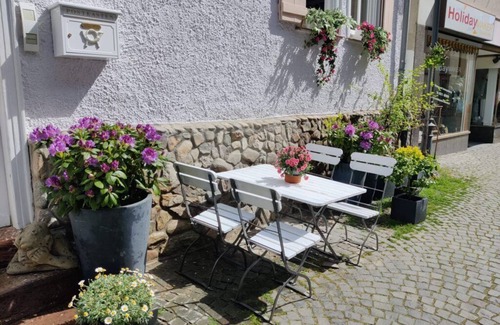 Oberursel Apartment | Apartment 'Wohnung 55 Qm' with Shared Terrace and Wi-Fi