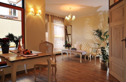 Stralsund Apartment | Apartment 'Wohnung 'am Kütertor' - Störtebeker' with Private Terrace and Wi-Fi
