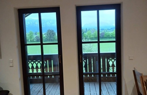 Freilassing Apartment | Apartment 'Wohnung Staufenblick' with Mountain View, Balcony and Wi-Fi