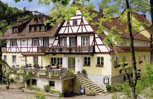 Muensingen Apartment | Apartment Wolfstal mit 90 qm, 2 Schlafzimmer für maximal 6 Personen