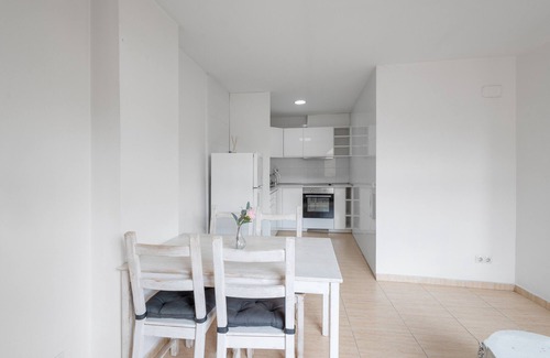 Centre Historic de Manresa Apartment | Apartment 'Wonderful Center Manresa' with Private Terrace, Wi-Fi and Air Conditioning