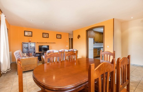 Valle de Lierp Apartment | Apartment 'Xisqueta' with Mountain View, Private Garden and Wi-Fi