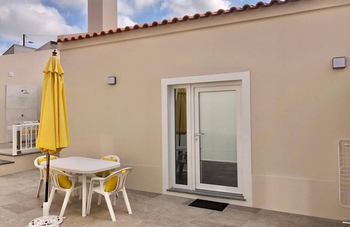 Atalaia House | Apartment 'Zeca Holidays Atalaia Mezanine' with Balcony and Wi-Fi