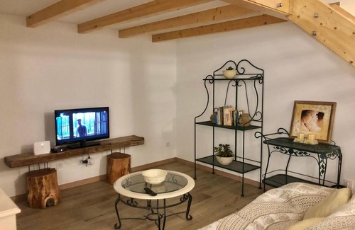 Atalaia House | Apartment 'Zeca Holidays Atalaia Mezanine' with Balcony and Wi-Fi