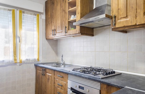 Benicalap Apartment | Apartment 'Zona Doctor Peset' with Private Terrace, Wi-Fi and Air Conditioning