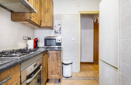 Benicalap Apartment | Apartment 'Zona Doctor Peset' with Private Terrace, Wi-Fi and Air Conditioning