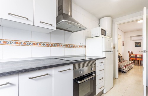 Benicalap Apartment | Apartment 'Zona Garbí' with Wi-Fi and Air Conditioning