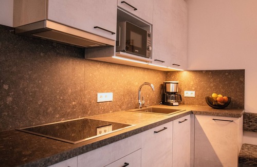 Lutago Apartment | Apartment 'Zum Sonnentor - Larix' with Mountain View, Balcony & Wi-Fi