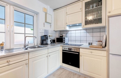 Westerholz Apartment | Apartment 'Zur Ostsee' with Private Terrace, Private Garden and Wi-Fi