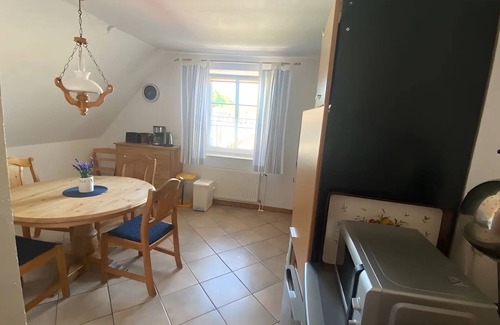 Achtrup Apartment | Apartment 'Zwischen Den Meeren' with Wi-Fi