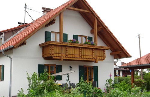 Wielenbach Apartment | Apartment 'zwischen München und Garmisch' with Balcony