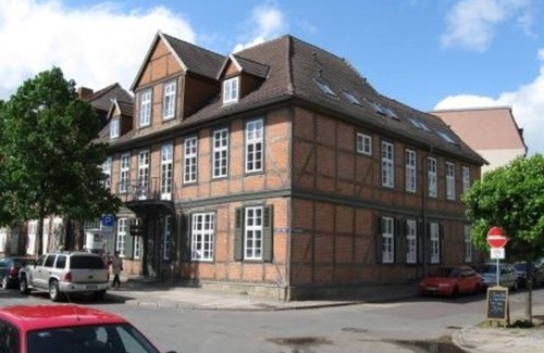 Schwerin Apartment | Apartment2, attic with beams, 1 bedroom - Ferienwohnungen MittenDrin