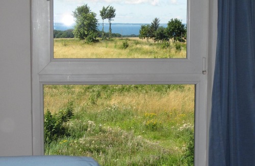 Lohme Apartment | Apartment62 sqm, up to 5 guests, 2 rooms, kitchen, bathroom, garden, sea view, at the national park