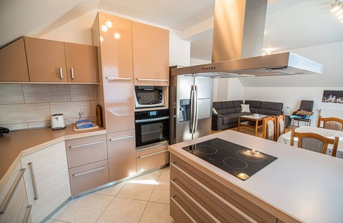 Skofljica Apartment | Apartments Želimlje