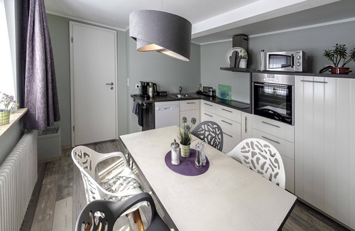 Rhens Apartment | * Apartments - 4 modern double rooms - large kitchen, dining room