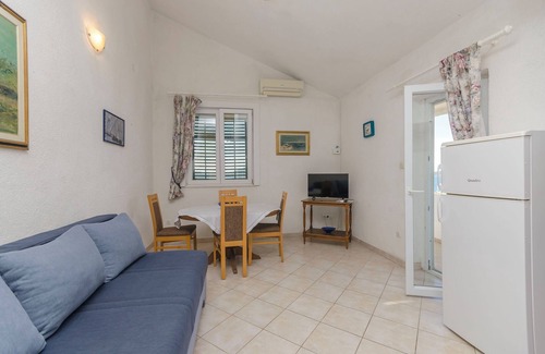 Prvic Luka Apartment | Apartments Angel (115461-A1) - Prvic Sepurine