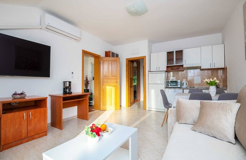 Komolac Apartment | Apartments Azzurro- One Bedroom Apartment with Terrace and Hot Tub