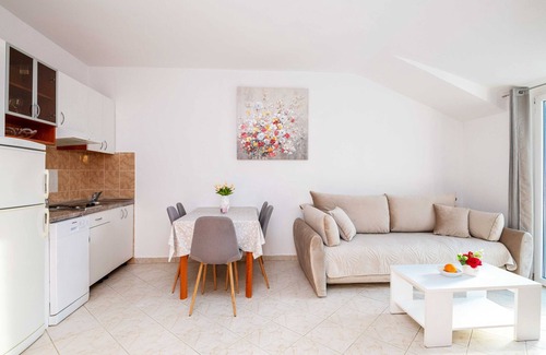 Komolac Apartment | Apartments Azzurro- One Bedroom Apartment with Terrace and Hot Tub