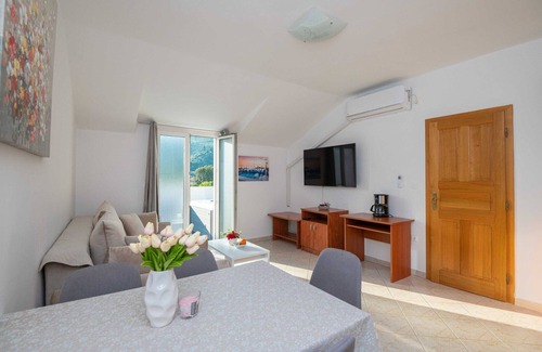 Komolac Apartment | Apartments Azzurro- One Bedroom Apartment with Terrace and Hot Tub