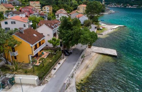 Kotor Apartment | Apartments Beachfront