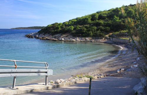 Milna Apartment | Apartments by the sea Milna, Vis - 8490