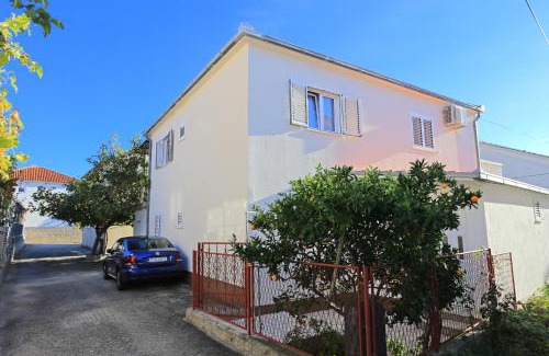 Poljica Apartment | Apartments by the sea Poljica, Trogir - 5199