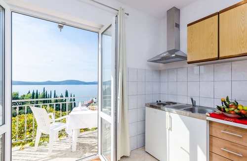 Krucica Apartment | Apartments Cypress Sea Cove - Comfort Studio Apartment with Balcony and Sea View
