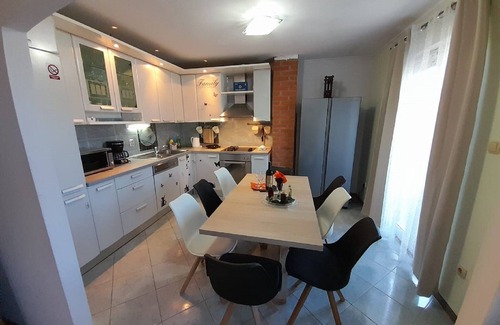 Mljet Apartment | Apartments Dalamar - Three-Bedroom Apartment with Terrace