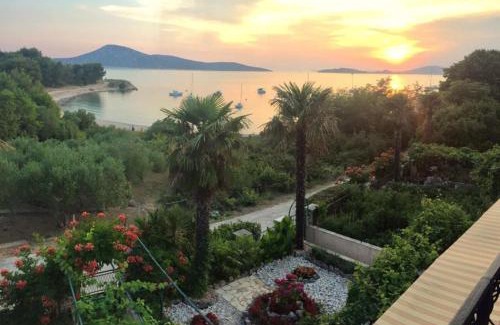 Prvic Luka Apartment | Apartments Delfin
