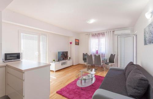 Makarska Apartment | Apartments Dora