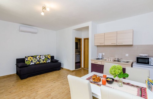 Cilipi Apartment | Apartments Dubrovnik Airport-Comfort One Bedroom Apartment with Balcony(Ground Floor)