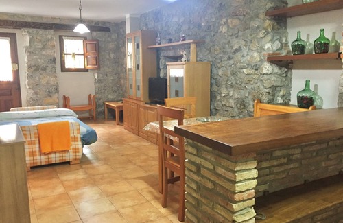 Cue Cottage | Apartments El Carril Nº3 a bedroom and a sofa bed (2/4 people) Llanes-Cue