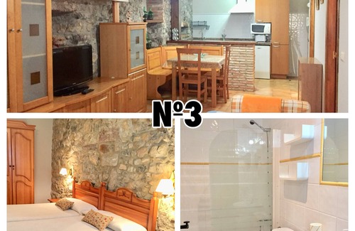 Cue Cottage | Apartments El Carril Nº3 a bedroom and a sofa bed (2/4 people) Llanes-Cue